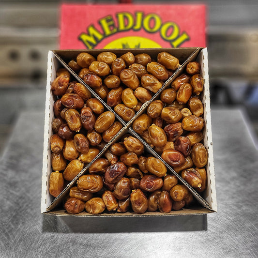 zahidi dates in a box
